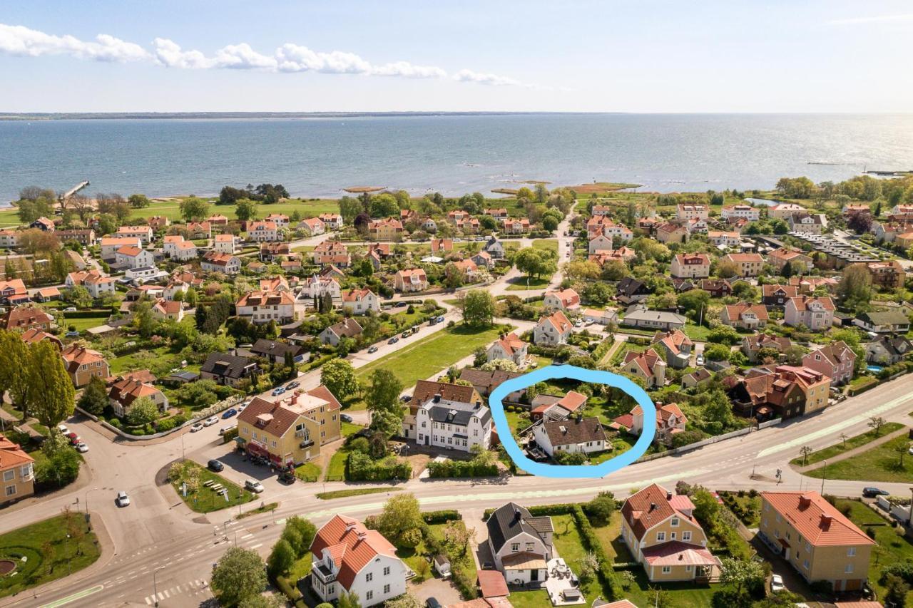 Centralt Och Havsnaera Med Utsikt Mot Pool Kalmar Buitenkant foto